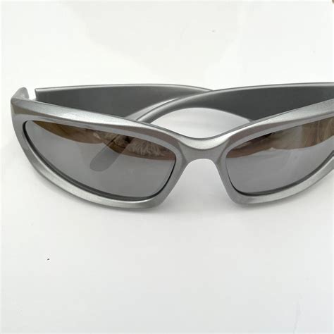 oakley wrap around sunglasses 90s.